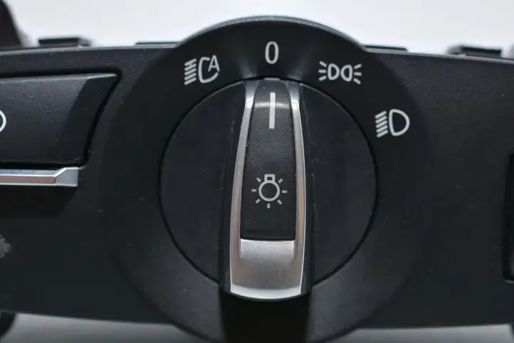 BMW 6 F12 F13 (2010 - 2018) 9192745 Включатель фонарей — фото 3