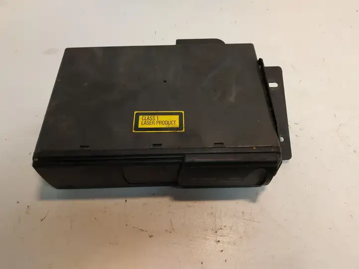 Toyota Previa (XR30, XR40) II (2000 - 2006) 0860100911 CD/DVD чейнджер — фото 1
