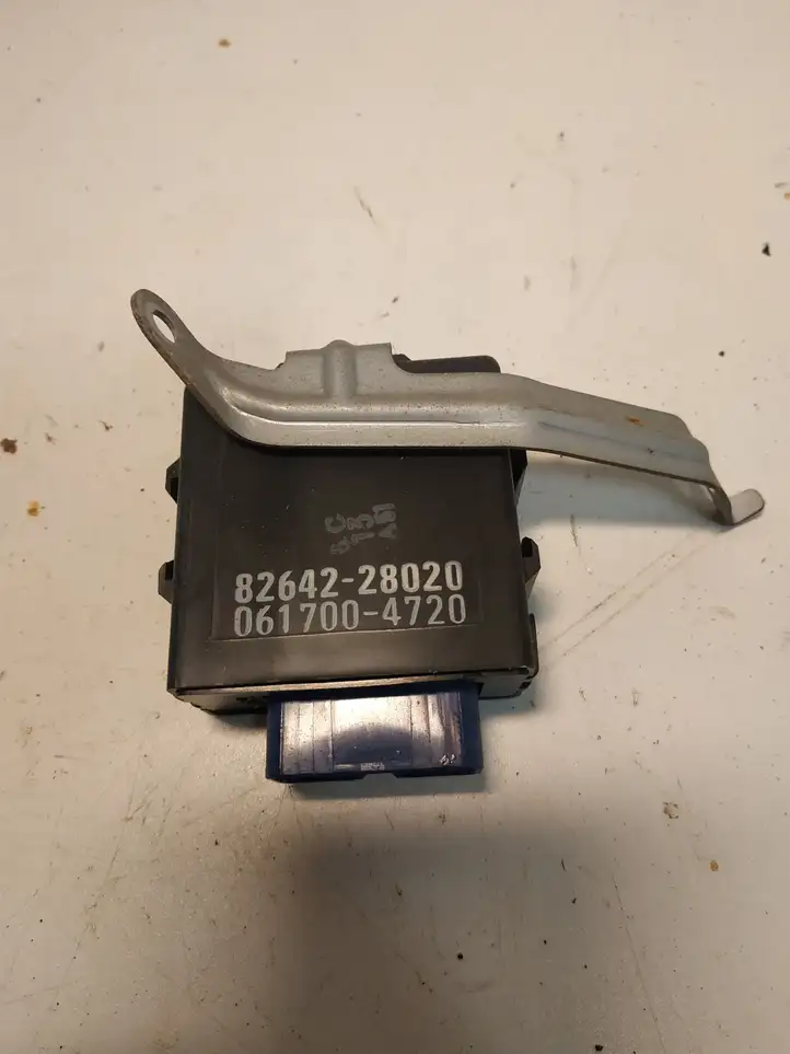 Toyota Previa (XR30, XR40) II (2000 - 2006) 8264212050 Реле дневных фонарей — фото 3