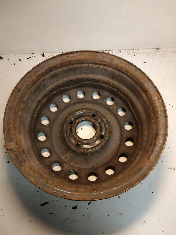 Nissan Almera N16 (2000 - 2010) Стальной штампованный диск R15 — фото 4