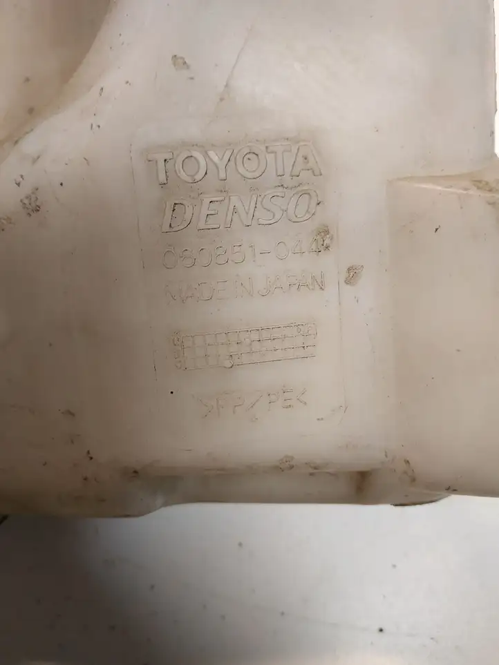 Toyota RAV 4 (XA20) (2000 - 2005) 060851044 Бачок омывателя стекла — фото 6