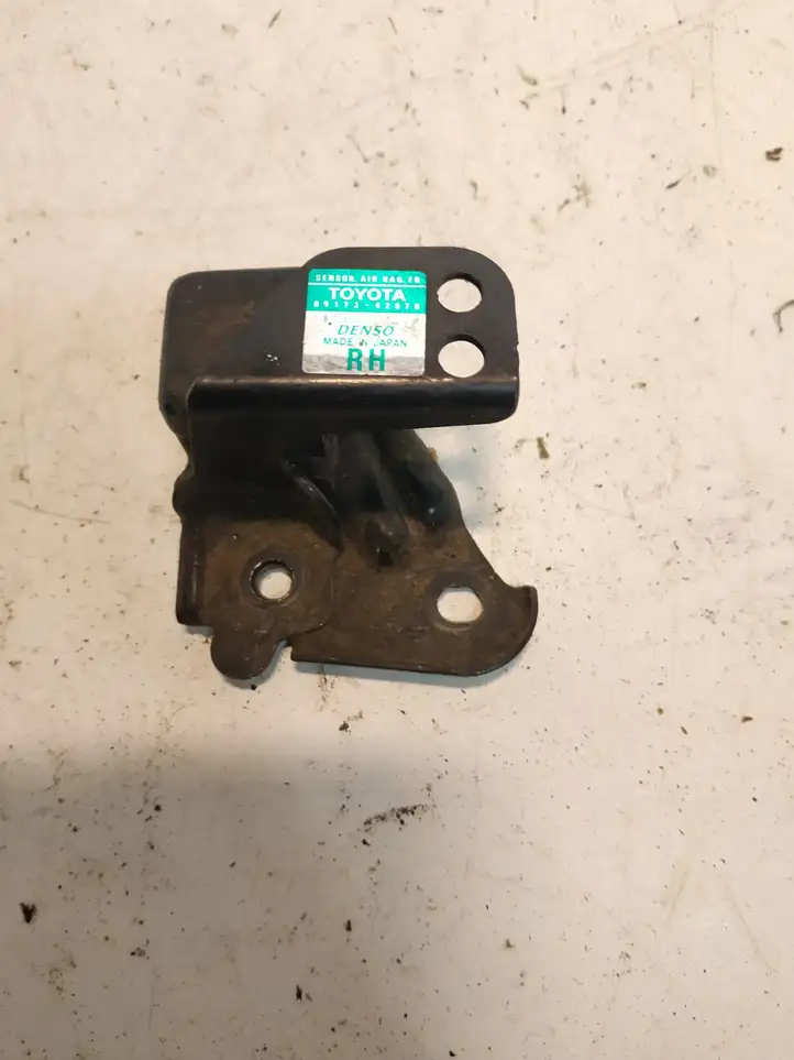 Toyota RAV 4 (XA20) (2000 - 2005) 8917342070 Датчик удара SRS — фото 1