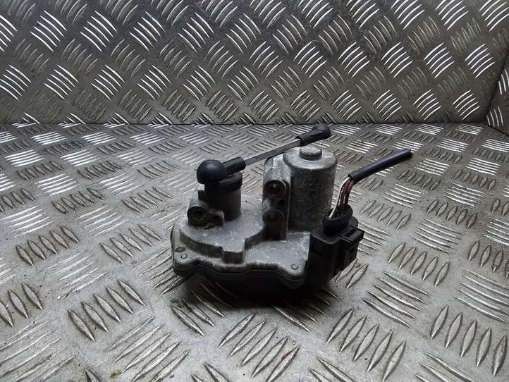 Audi A4 (2004 - 2009)  06F133482B Двигатель заслонки