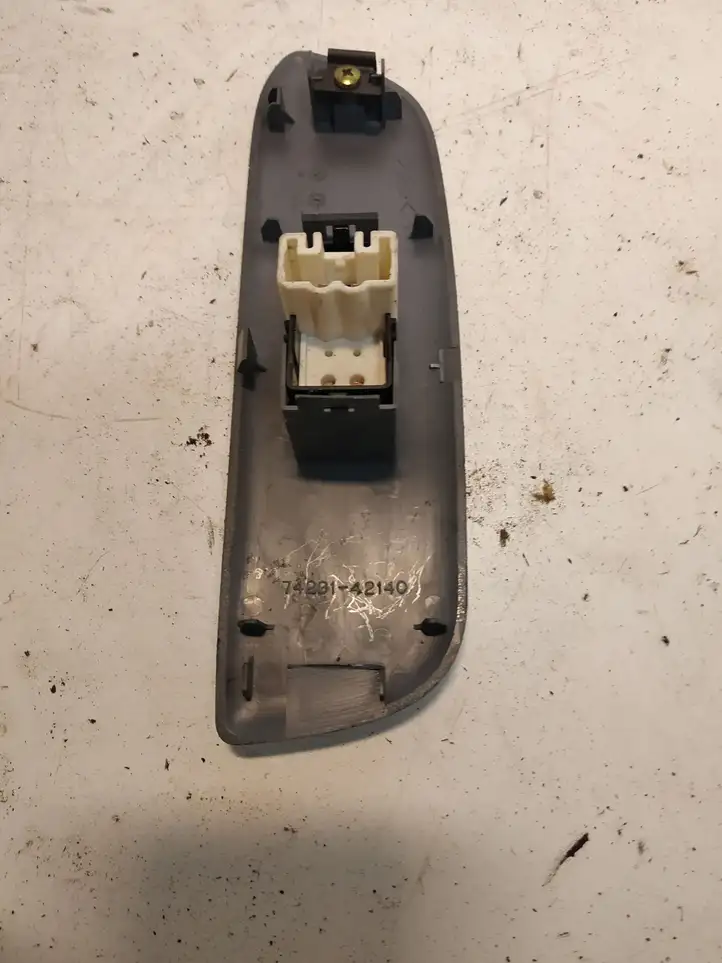 Toyota RAV 4 (XA20) (2000 - 2005) 7423142140 Блок кнопок стеклоподъемников — фото 3
