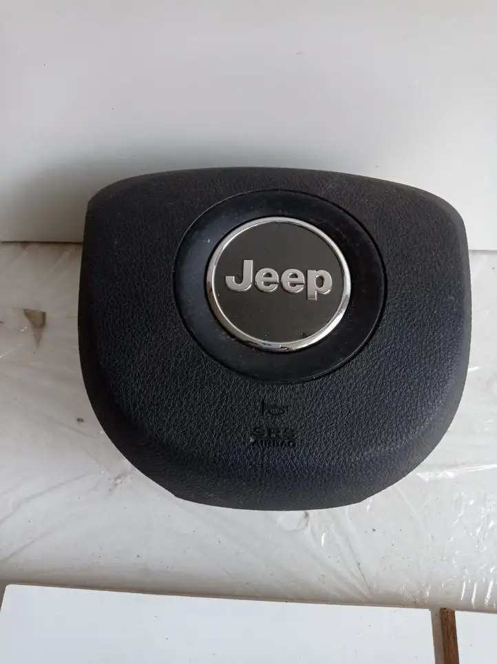 Jeep Grand Cherokee (2010 - 2021) 2465869AF Подушка безопасности руля — фото 1
