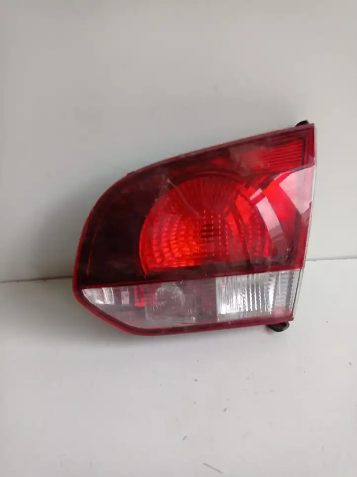 Volkswagen Golf VI (2009 - 2013) 5K0945094T Задний фонарь в крышке багажника — фото 1