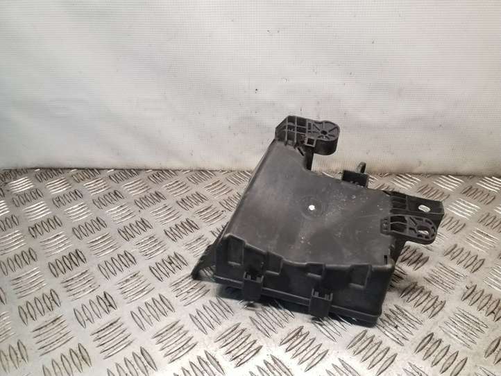 Nissan Juke I F15 (2010 - 2018)  3S0J00101 Крышка ящика предохранителей