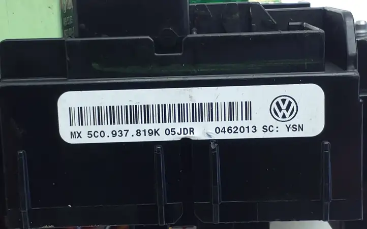 Volkswagen Jetta VI (2011 - 2018) 5C0937819K Блок предохранителей — фото 2