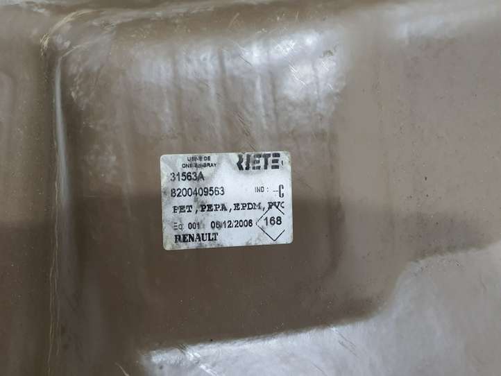 Renault Clio III (2005 - 2012)  8200409563 Передний коврик салона