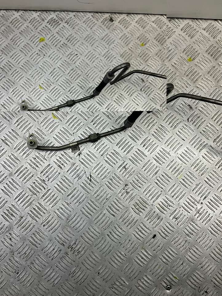 BMW 5 F10 F11 (2009 - 2016)  6775207 Трубка(и)/шланг(и) активного стабилизатора