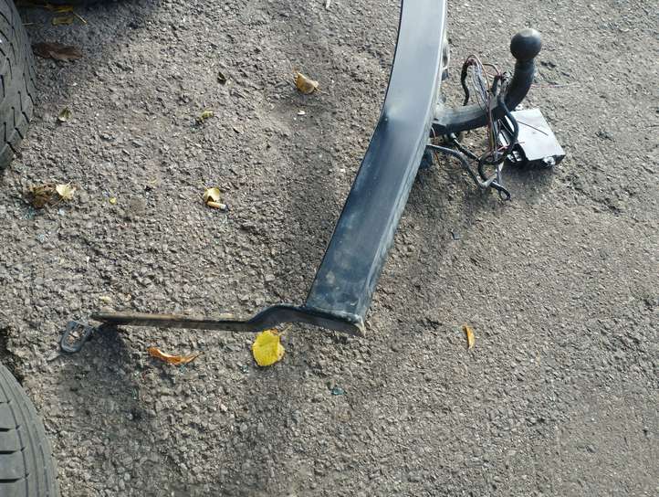 Volkswagen Touran I (2003 - 2010)  1T0803881B Комплект крюка