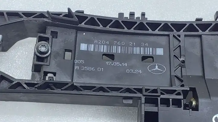 Mercedes-Benz B-class W246 (2014 - 2018) A2047602134 Крепление наружной ручки передней двери — фото 2