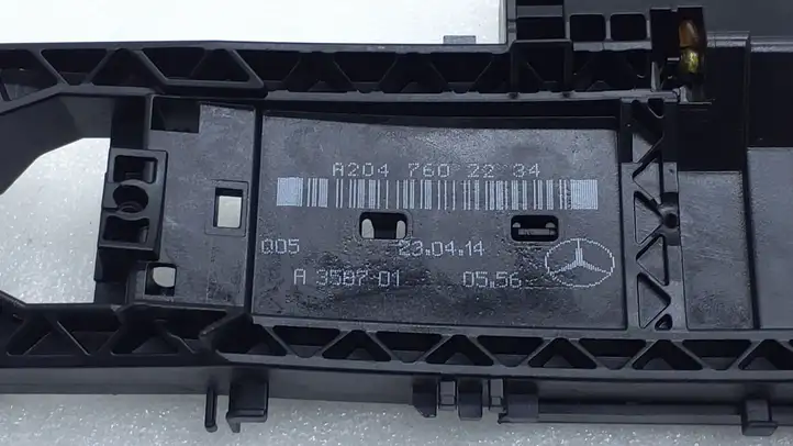 Mercedes-Benz B-class W246 (2014 - 2018) A2047602234 Крепление наружной ручки передней двери — фото 2