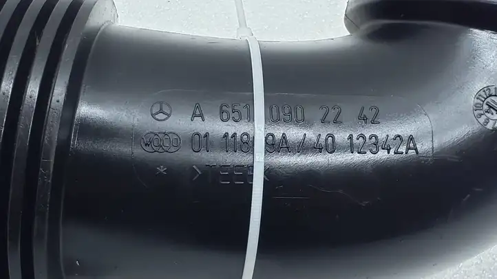 Mercedes-Benz B-class W246 (2014 - 2018) A6510902242 Трубка подачи воздуха — фото 2