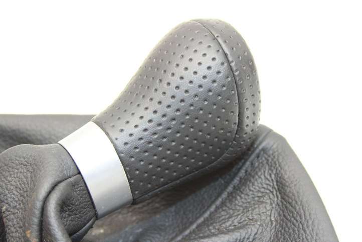 BMW 3 E92 E93 (2005 - 2014)  8037309 Отделка рычага переключения передач (кожа, головка)