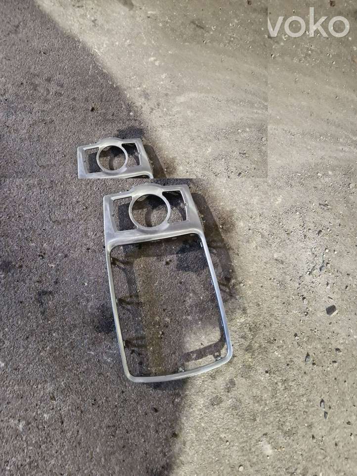 Audi A4 (2004 - 2009)  4F0864260A Рамка рычага переключения передач