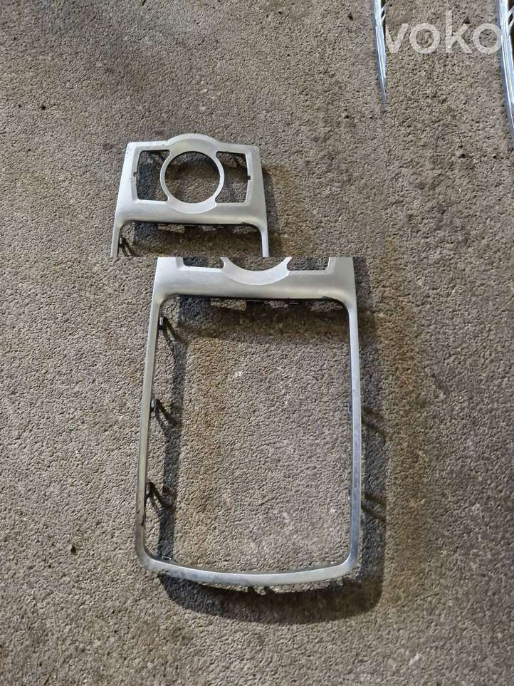 Audi A4 (2004 - 2009)  4F0864260A Рамка рычага переключения передач