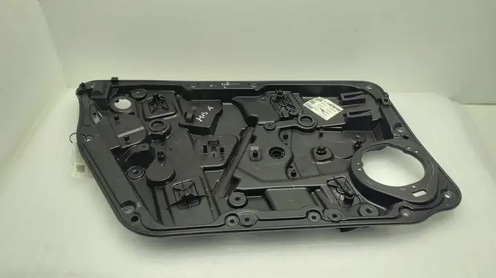 Mercedes-Benz A W176 (2012 - 2018) A1667200135 Стеклоподъемник передней двери (без мотора) — фото 1