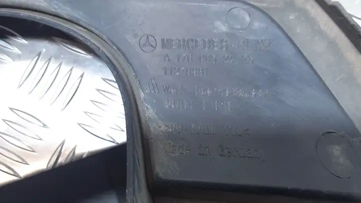 Mercedes-Benz A W176 (2012 - 2018) A1768852425 Нижняя часть переднего бампера — фото 3