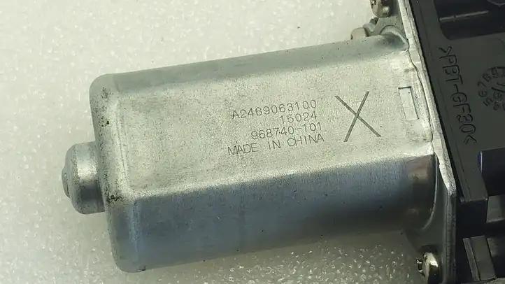 Mercedes-Benz A W176 (2012 - 2018) A2469063100 Стеклоподъемник задней двери — фото 2