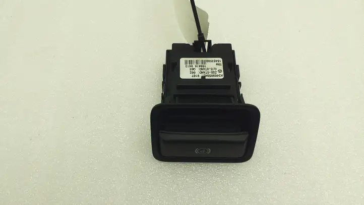 Mercedes-Benz A W176 (2012 - 2018) A2469050451 Кнопка ручного тормоза — фото 1