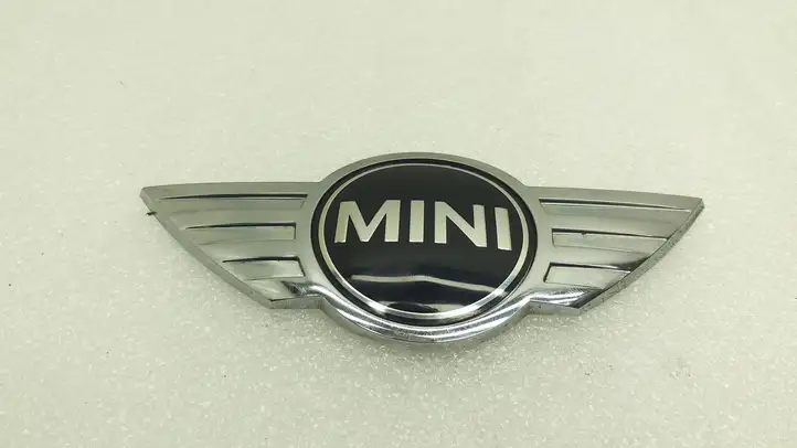 Mini One Cooper R57 (2007 - 2015) 2755602 Эмблема производителя — фото 3