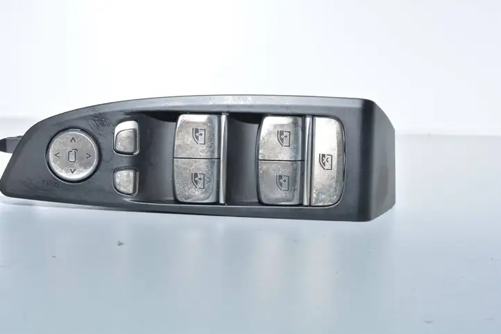 BMW 7 G11 G12 (2015 - 2022) 9382502 Блок кнопок стеклоподъемников — фото 4