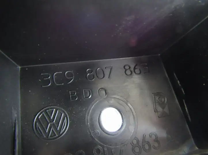 Volkswagen PASSAT B6 (2005 - 2010) Кронштейн заднего бампера — фото 1