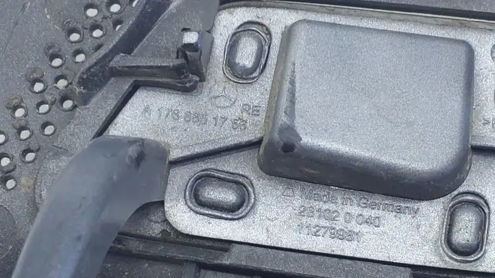 Mercedes-Benz A W176 (2012 - 2018) A1768851756 Крышка омывателя фар — фото 2