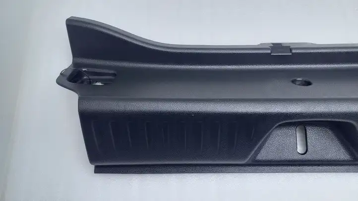 Mercedes-Benz A W176 (2012 - 2018) A1766900241 Отделка порога багажника — фото 5