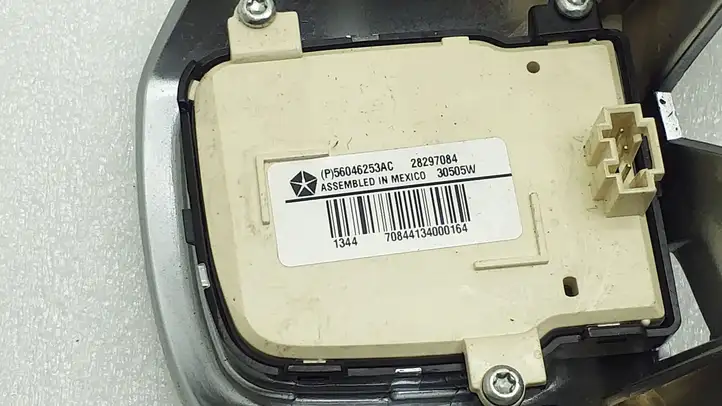 Dodge Grand Caravan (2007 - 2020) 56046253AC Кнопки на рулевом колесе — фото 2
