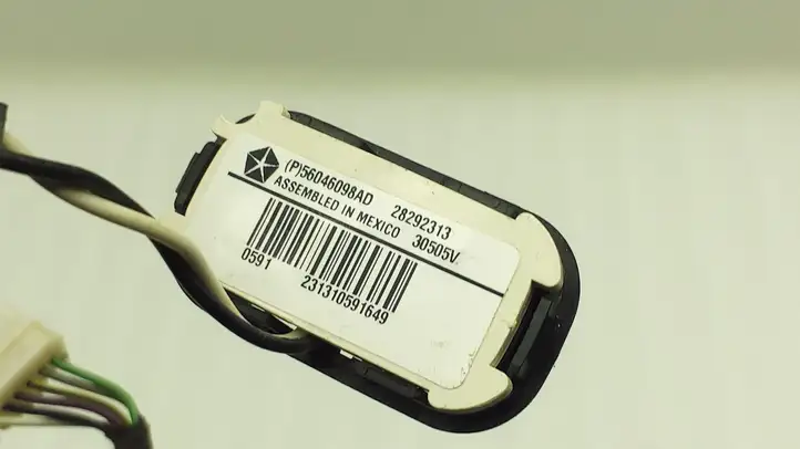 Dodge Grand Caravan (2007 - 2020) 1022571 Кнопки на рулевом колесе — фото 2