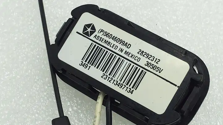 Dodge Grand Caravan (2007 - 2020) 56046099AD Кнопки на рулевом колесе — фото 2