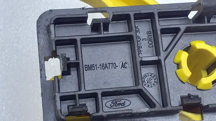 Ford Focus ST (2015 - 2018) BM5116A770AC Ручка открытия капота — фото 2
