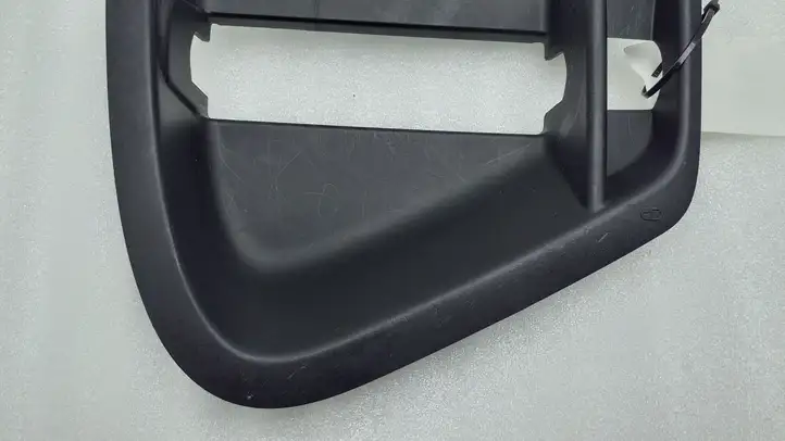 Dodge Grand Caravan (2007 - 2020) 1QT10DX9AA Прочая отделка задней двери — фото 2