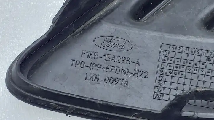 Ford Focus (2011 - 2015) F1EB15A298A Решетка противотуманной фары — фото 2