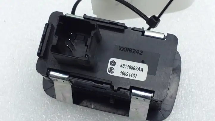 Dodge Grand Caravan (2007 - 2020) 68110869AA Кнопка стеклоподъемников — фото 4