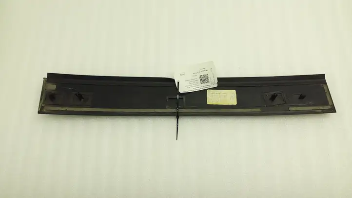 Dodge Grand Caravan (2007 - 2020) 05020666 Накладка стекла задней двери — фото 4