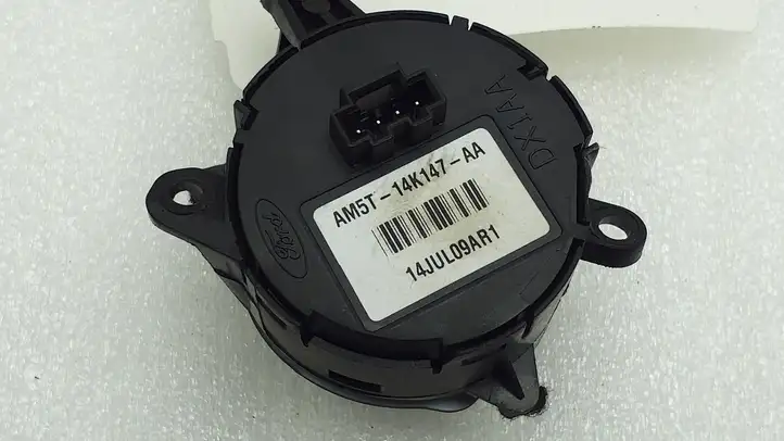 Ford Focus (2011 - 2015) AM5T14K147AA Кнопки на рулевом колесе — фото 2