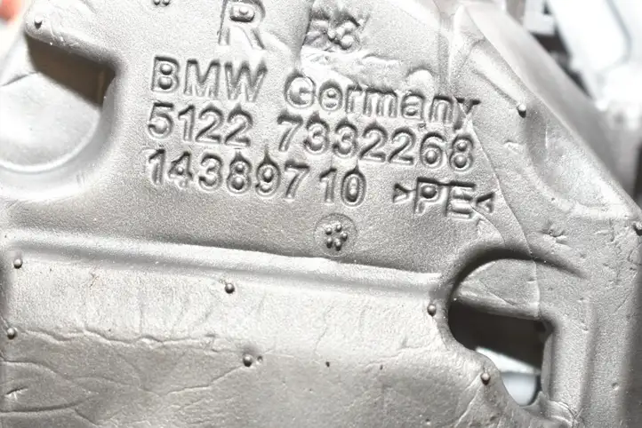 BMW 3 F30 F35 F31 (2012 - 2018) 7332268 Крепление наружной ручки задней двери — фото 4