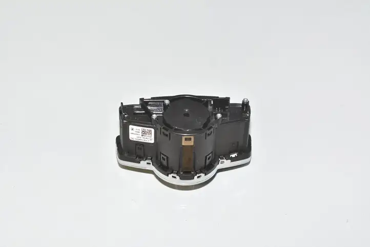Mercedes-Benz C W205 (2014 - 2021) A2059056500 Включатель фонарей — фото 3