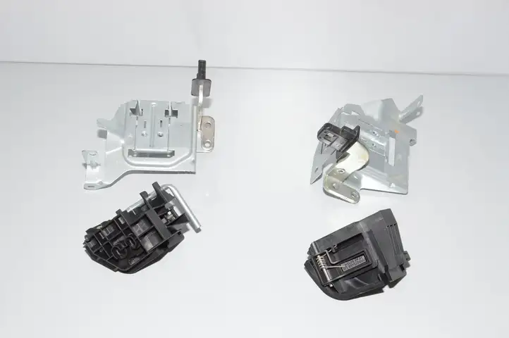 BMW 3 F30 F35 F31 (2012 - 2018) 8012456 Держатель шторки — фото 4