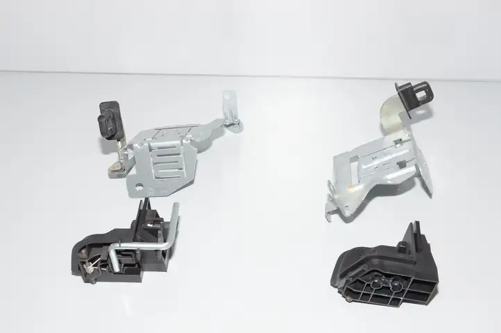 BMW 3 F30 F35 F31 (2012 - 2018) 8012456 Держатель шторки — фото 8