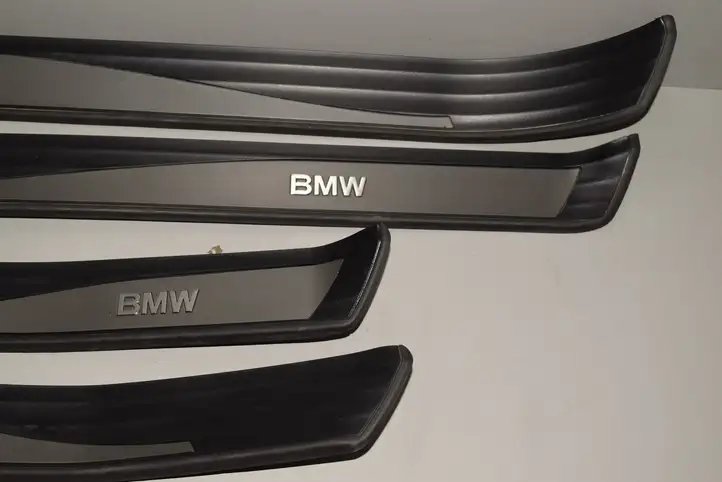 BMW 5 E60 E61 (2004 - 2010) Внутренняя обшивка порога (комплект) — фото 2