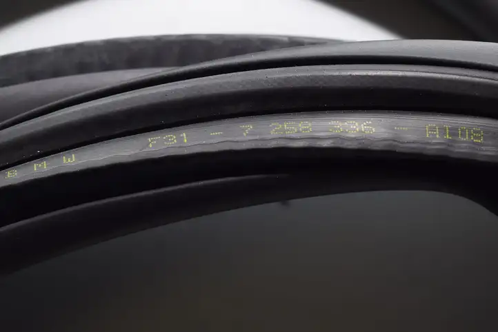 BMW 3 F30 F35 F31 (2012 - 2018) Уплотнитель кузова — фото 3