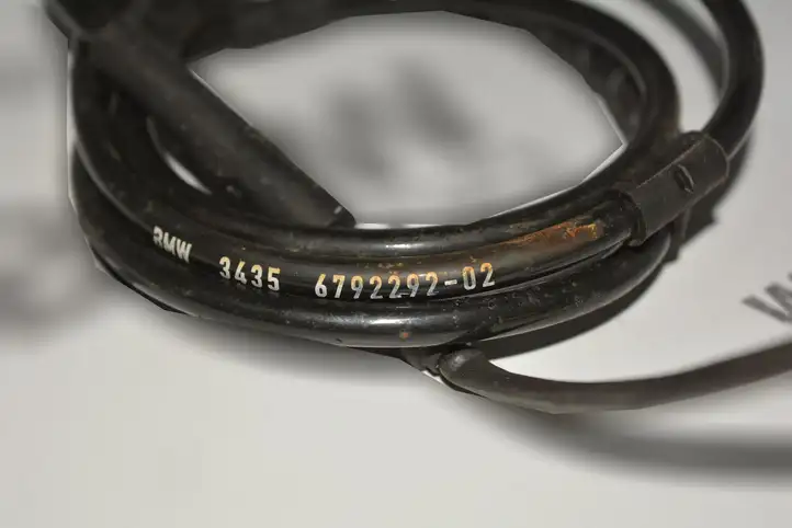 BMW 3 F30 F35 F31 (2012 - 2018) Датчик износа тормозных колодок — фото 2