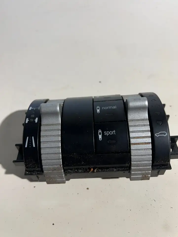 Porsche Cayenne (9PA) (2002 - 2010) 7L5941435F Включатель регулировки высоты / жесткости ходовой части — фото 1