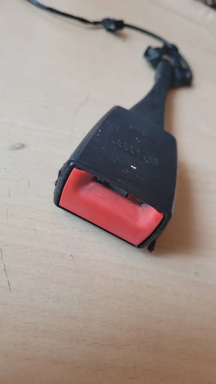 Audi A6 C7 (2011 - 2014) 8K0857755F Замок переднего ремня — фото 2