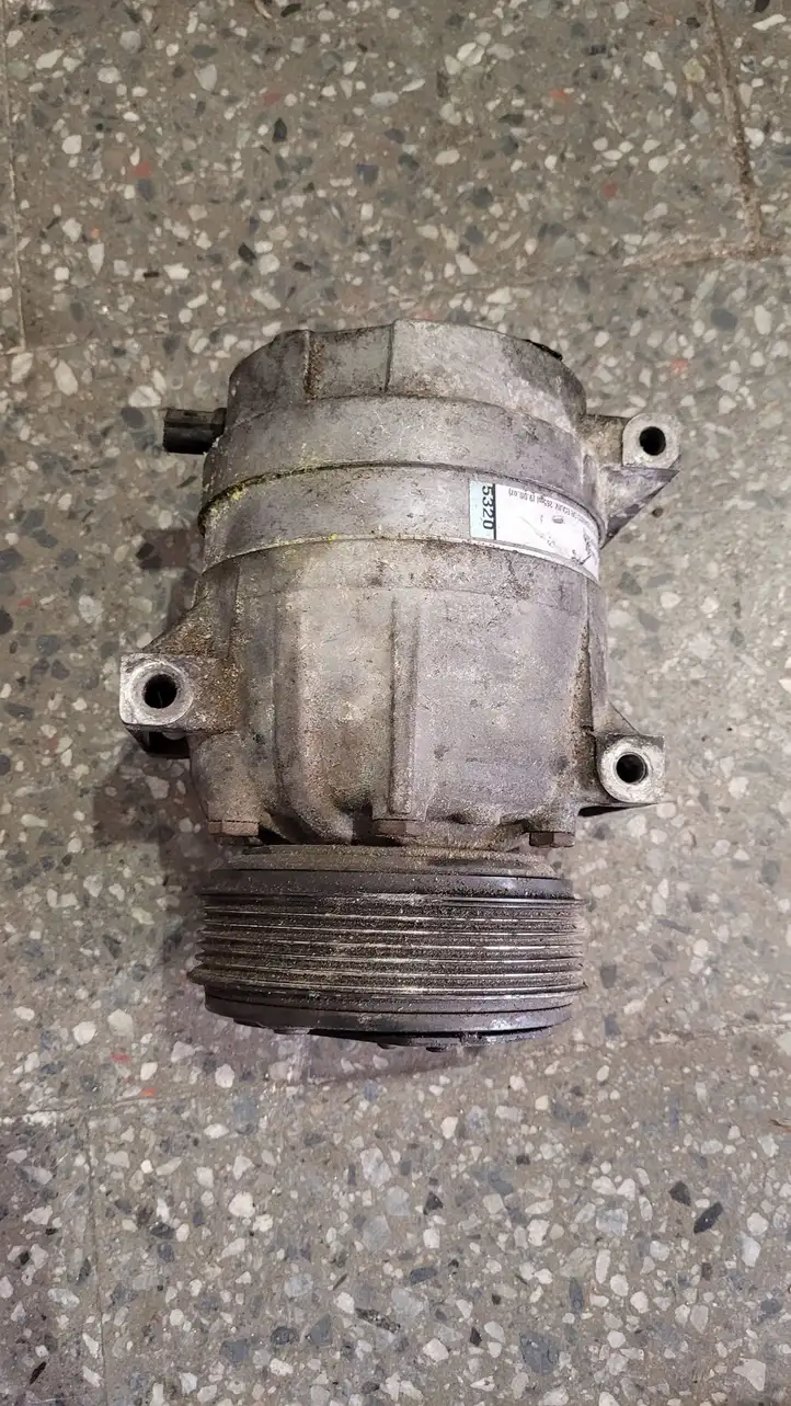 Renault Laguna II (2001 - 2005) 8200021822 Компрессор (насос) кондиционера воздуха — фото 1