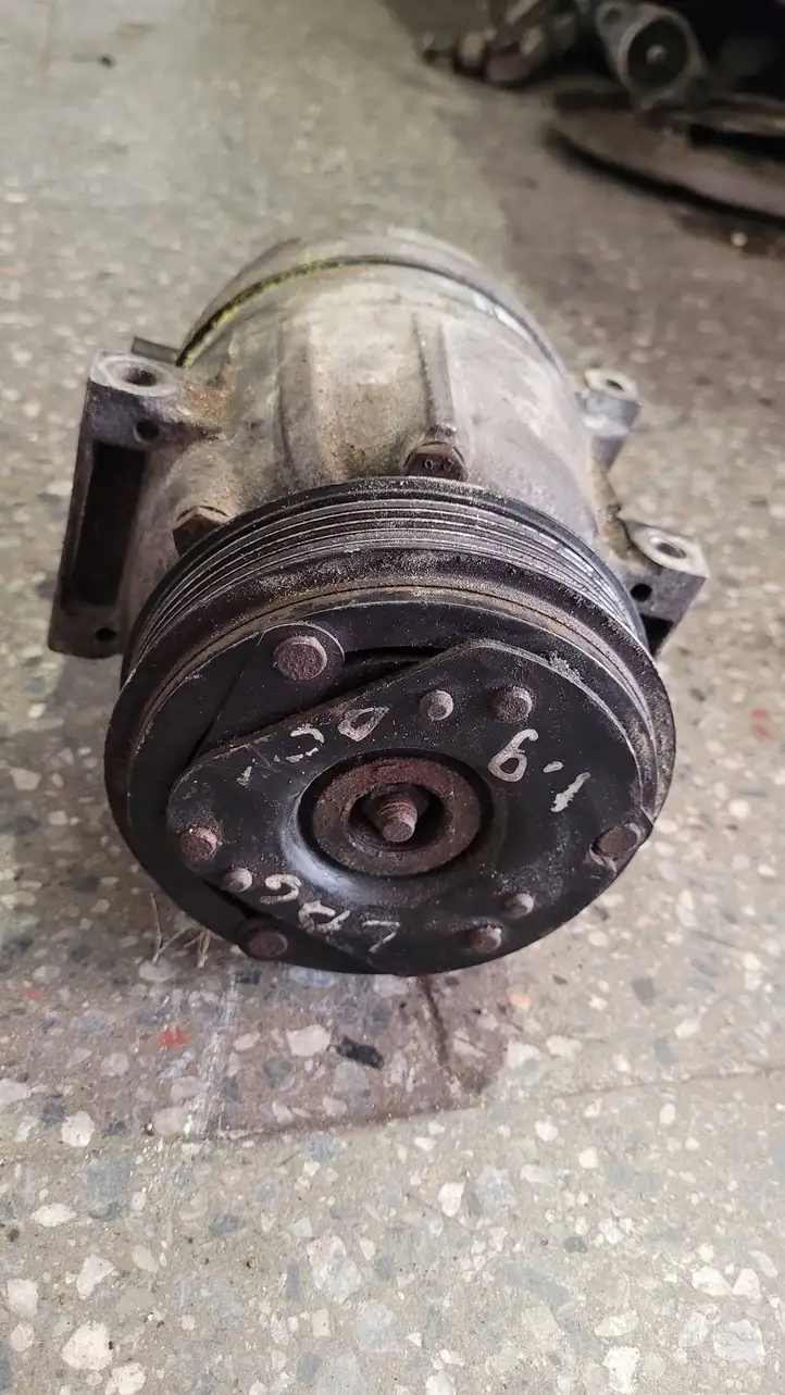Renault Laguna II (2001 - 2005) 8200021822 Компрессор (насос) кондиционера воздуха — фото 2
